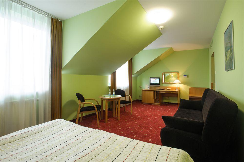 Hotel Orient Красков Екстериор снимка