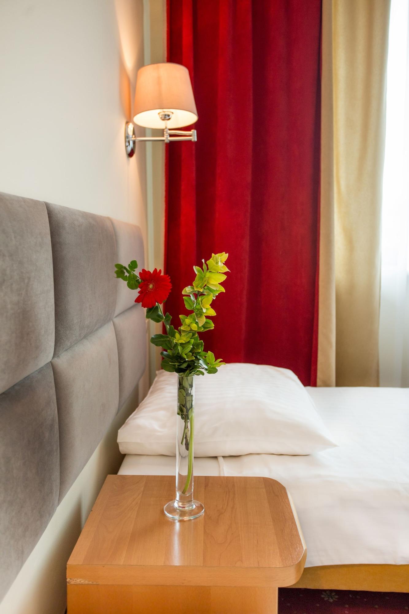 Hotel Orient Красков Екстериор снимка