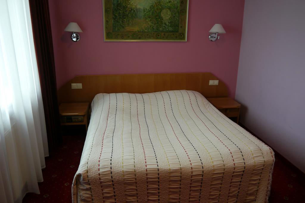 Hotel Orient Красков Екстериор снимка
