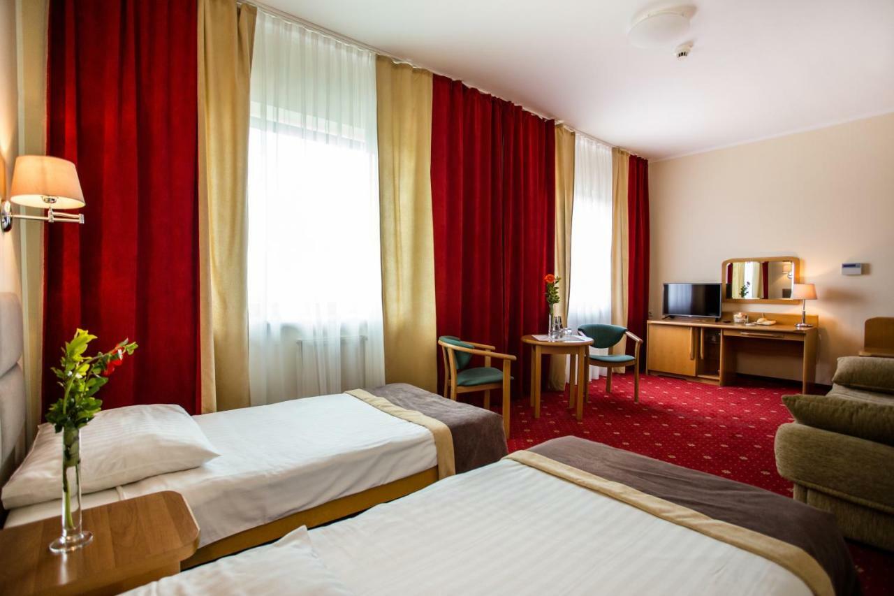 Hotel Orient Красков Екстериор снимка